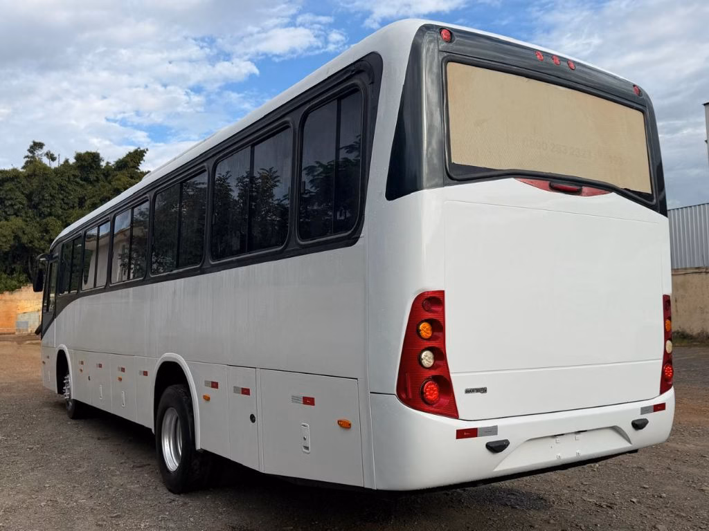 Ônibus Rodoviário Ideale 770 2015 Mercedes-Benz OF 1721 COD.15