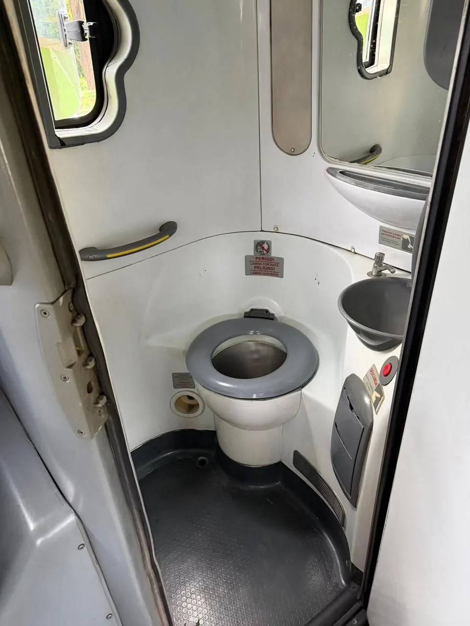 Ônibus Marcopolo Paradiso LD 1600 G7 Rodoviário Volvo seminovo à venda, código 1772 - foto 09