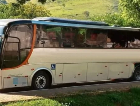 Ônibus MARCOPOLO VIAGGIO 1050 G6 0400RS JM 2002 seminovo à venda, código 932 - foto 01