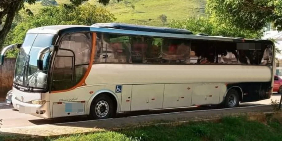 Ônibus MARCOPOLO VIAGGIO 1050 G6 0400RS JM 2002 seminovo à venda, código 932 - foto 01
