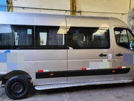 Ônibus Renault Van Master 16 Lugares Executiva 2015 seminovo à venda, código 371 - foto 02