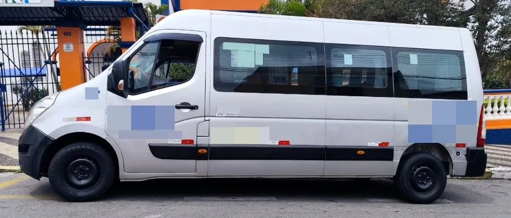 Ônibus Renault Van Master 16 Lugares Executiva 2015 seminovo à venda, código 371 - foto 03