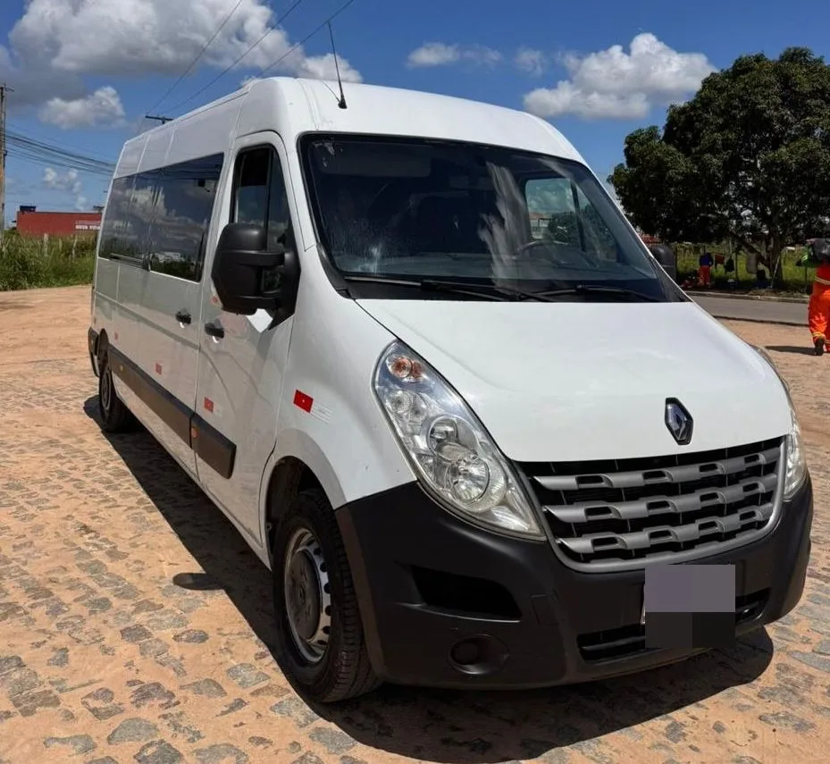 Ônibus Renault Van Master L3H2 Executiva 2022 seminovo à venda, código 409 - foto 01