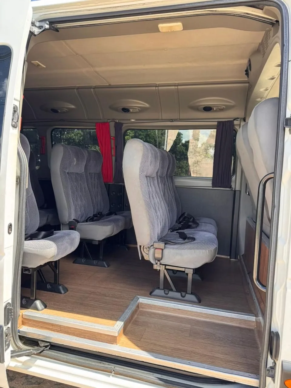 Ônibus Renault Van Master L3H2 Executiva 2022 seminovo à venda, código 409 - foto 07