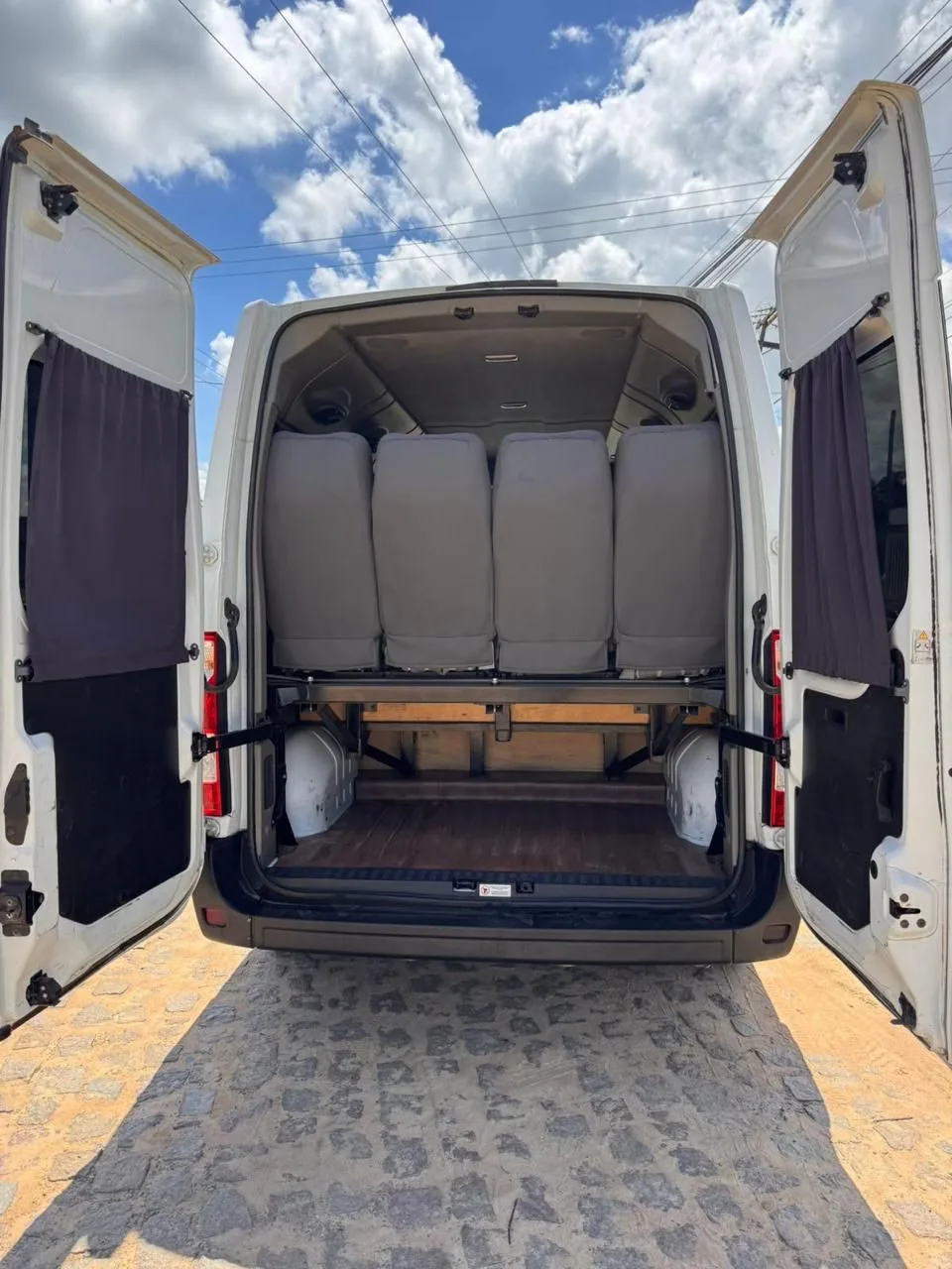 Ônibus Renault Van Master L3H2 Executiva 2022 seminovo à venda, código 409 - foto 09