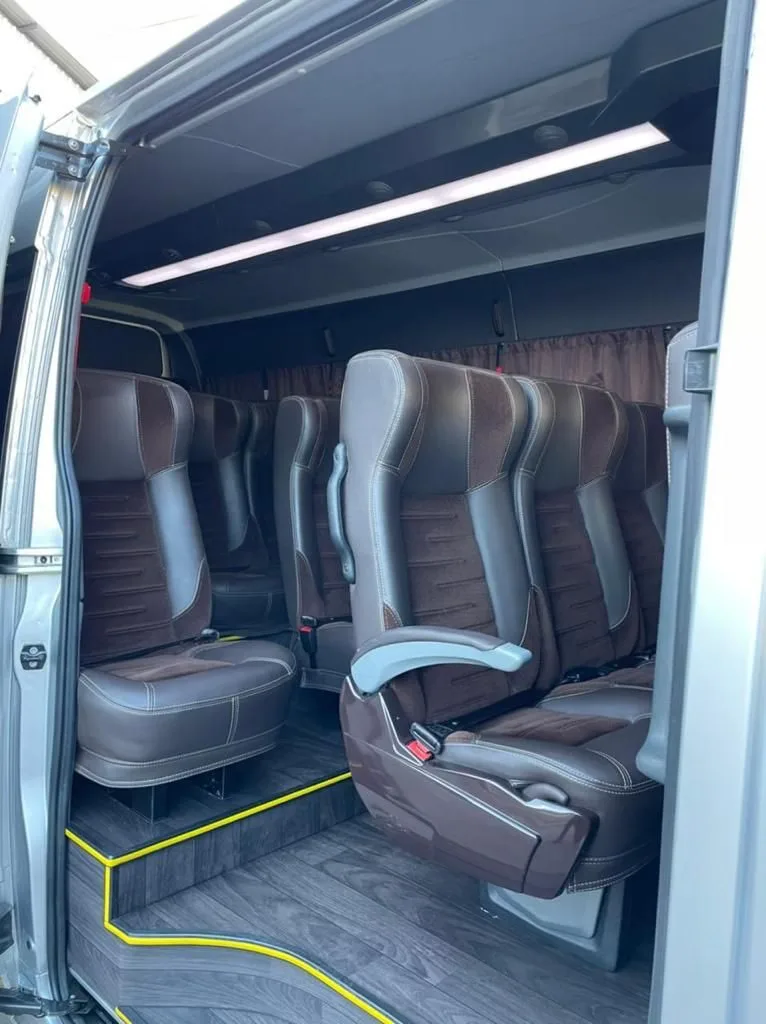 Ônibus Renault Van Master L3H2 Marticar 2024 seminovo à venda, código 89 - foto 04