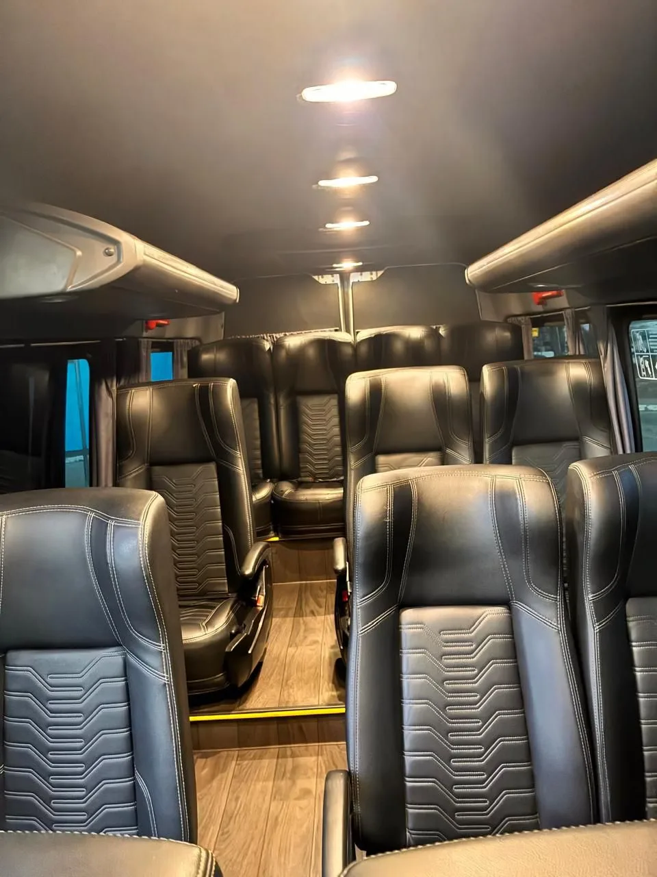 Ônibus Sprinter Van 416 CDI executiva 2022 seminovo à venda, código 493 - foto 05