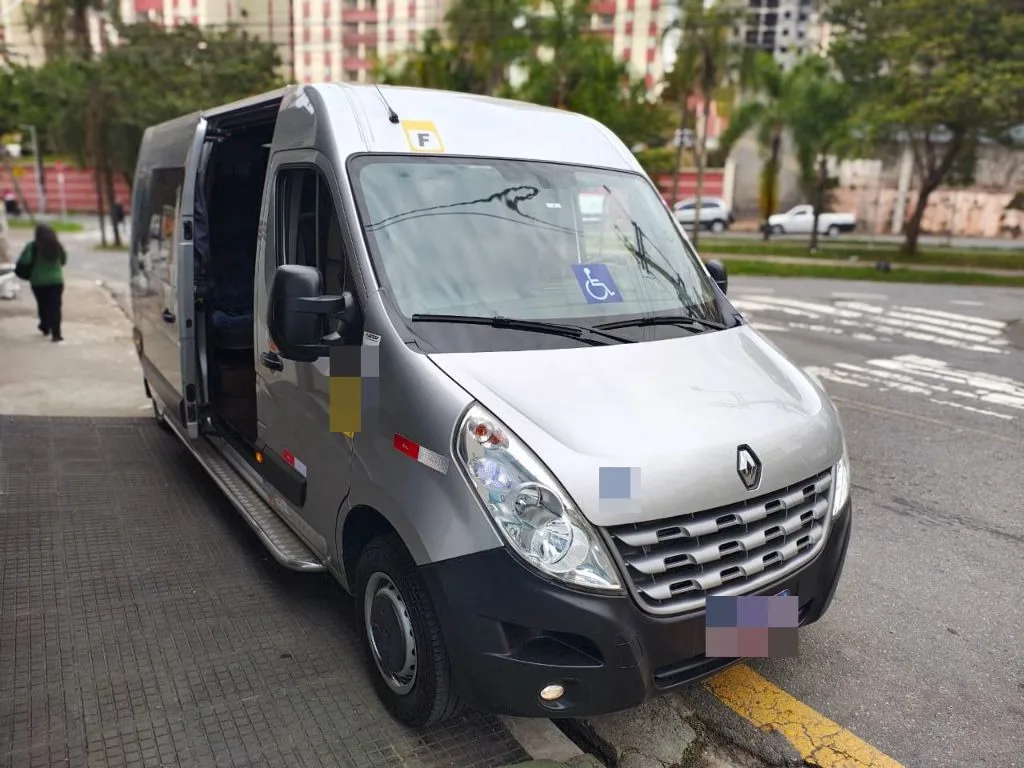 Ônibus Van Master Marticar Executiva seminovo à venda, código 691 - foto 01