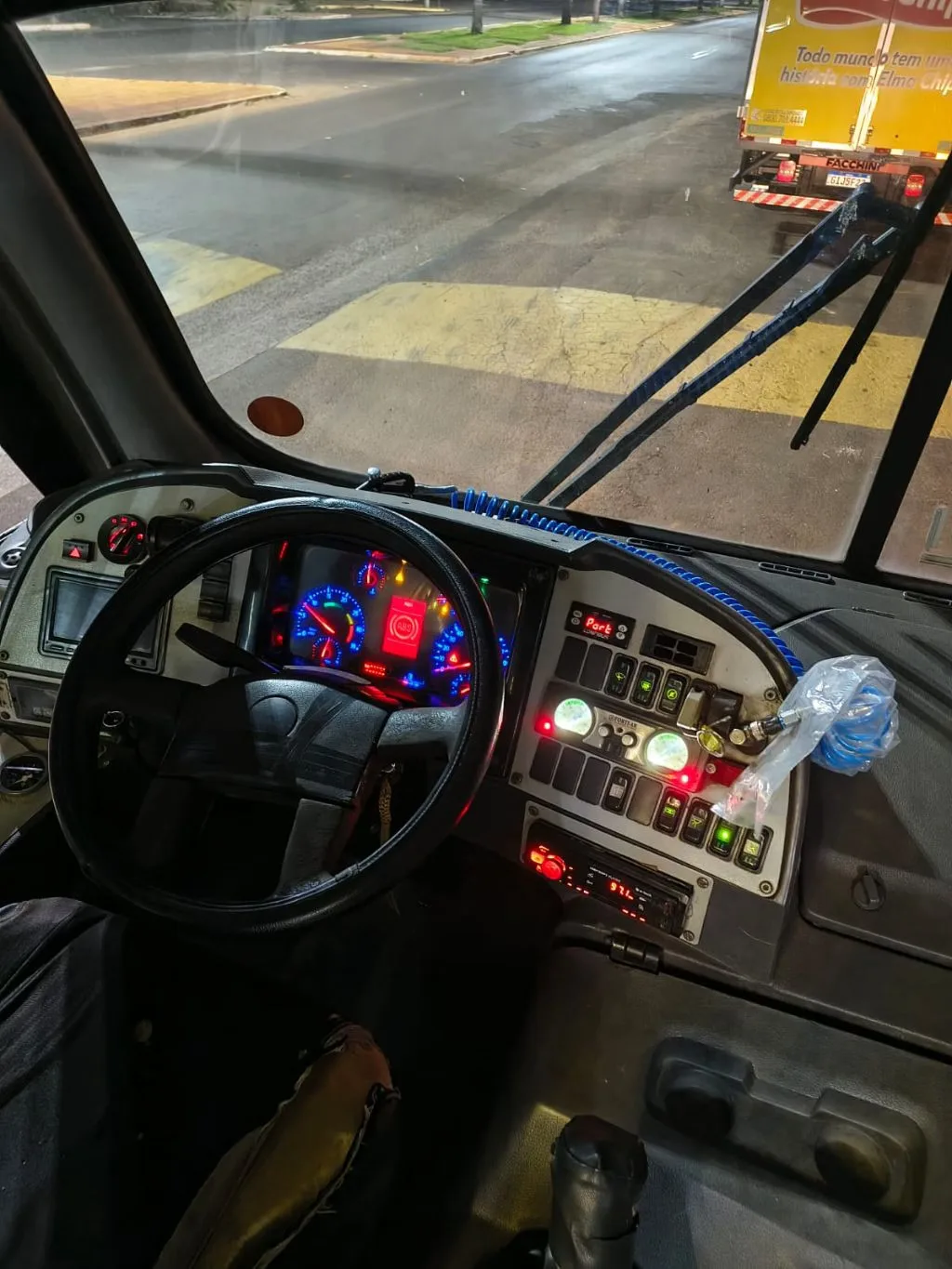 Ônibus AMD Solum Urbano 9.160 OD 2015 seminovo à venda, código 1519 - foto 04