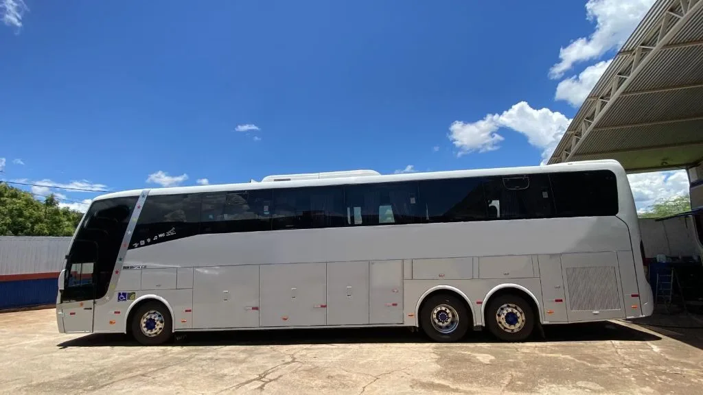 Ônibus Busscar P400 LD Volvo B11R 2012 seminovo à venda, código 1733 - foto 03