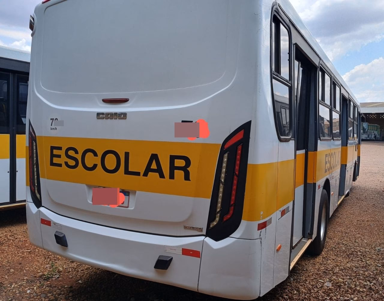 CAIO APACHE VIP ANO 2015 M.BENZ OF 1721 JM COD.964