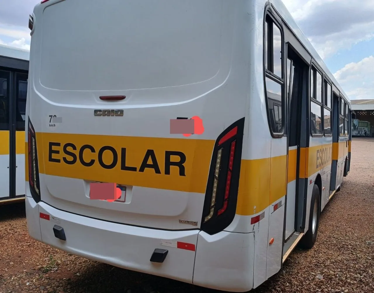 Ônibus CAIO APACHE VIP M.BENZ OF 1721 JM 2015 seminovo à venda, código 964 - foto 04