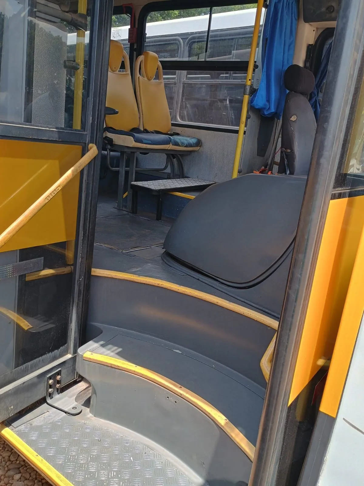 Ônibus CAIO APACHE VIP M.BENZ OF 1721 JM 2015 seminovo à venda, código 964 - foto 05
