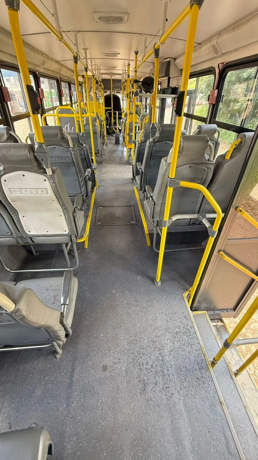 Ônibus CAIO APACHE VIP M.BENZ OF 1721 JM 2015 seminovo à venda, código 977 - foto 09