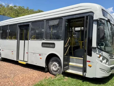 Ônibus Caio Padron Mercedes-Benz OF 1724 2015 seminovo à venda, código 512 - foto 01