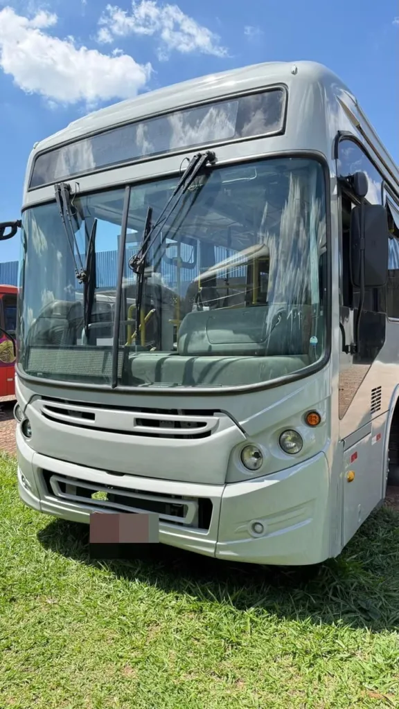 Ônibus Caio Padron Mercedes-Benz OF 1724 2015 seminovo à venda, código 512 - foto 02