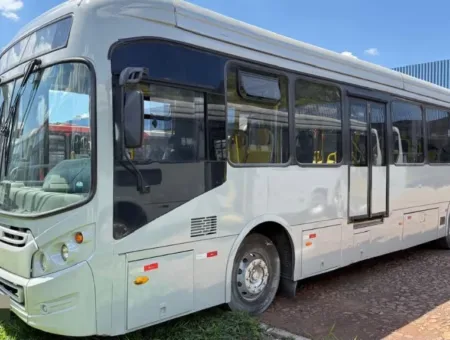 Ônibus Caio Padron Mercedes-Benz OF 1724 2015 seminovo à venda, código 512 - foto 03