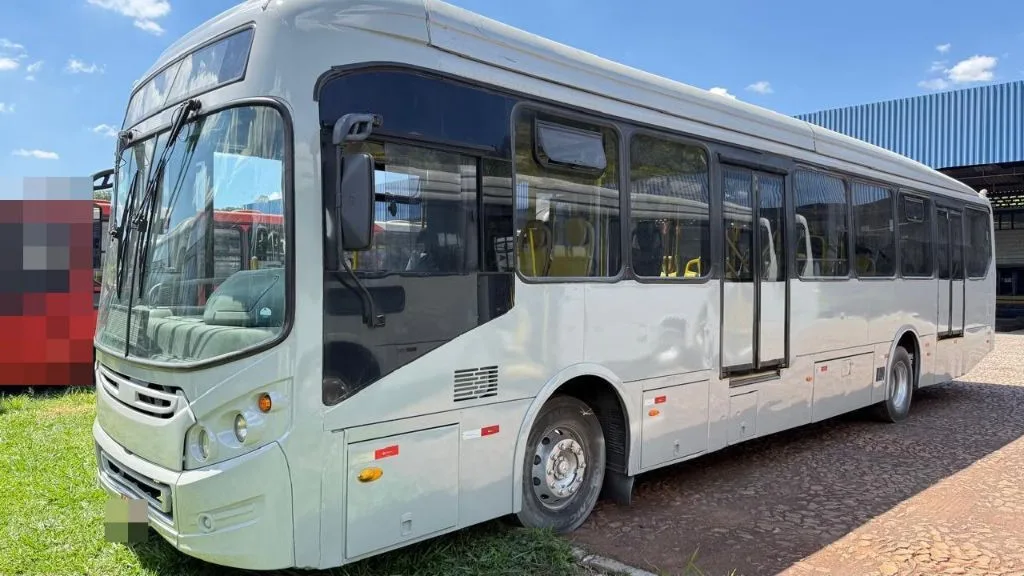 Ônibus Caio Padron Mercedes-Benz OF 1724 2015 seminovo à venda, código 512 - foto 03