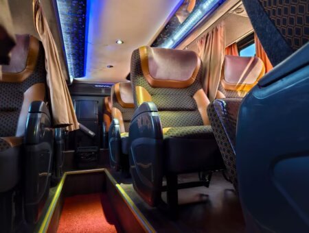 Ônibus Comil Campione Invictus DD 2022 seminovo à venda, código 133 - foto 07