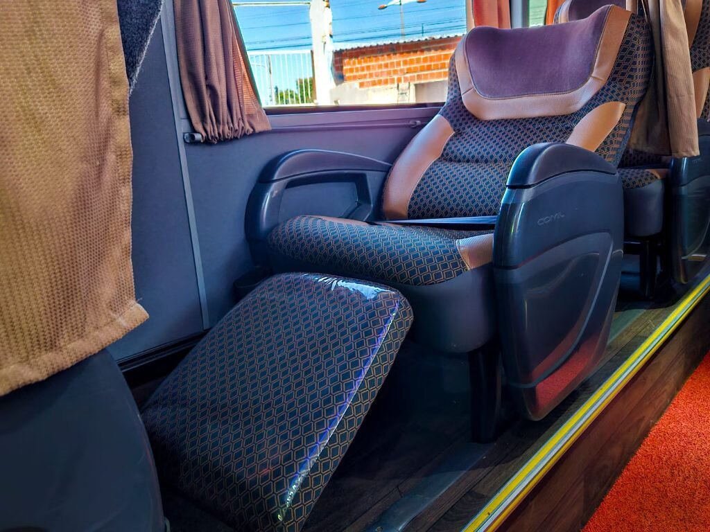 Ônibus Comil Campione Invictus DD 2022 seminovo à venda, código 133 - foto 08
