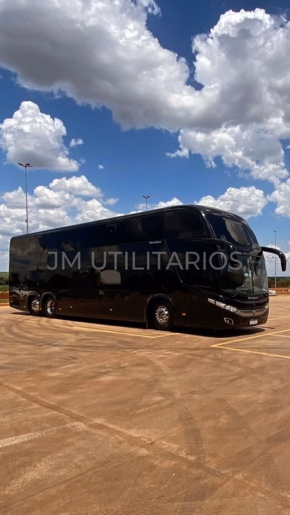 Ônibus Comil Campione Invictus DD HD 2020 seminovo à venda, código 146 - foto 02