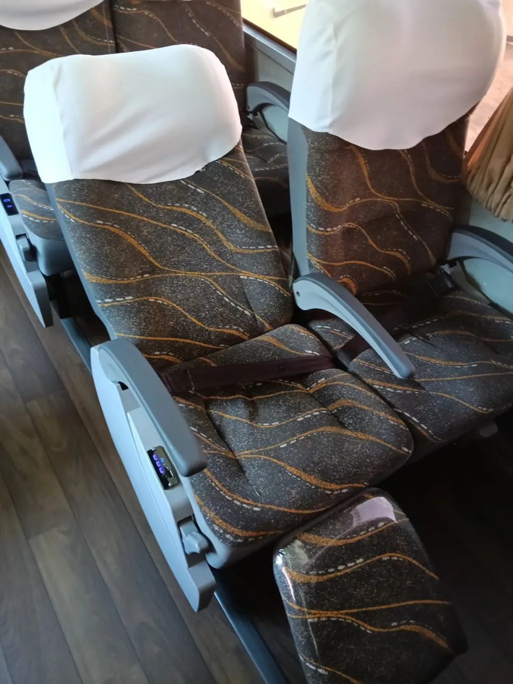 Ônibus Comil Campione Invictus HD 2019 seminovo à venda, código 141 - foto 05