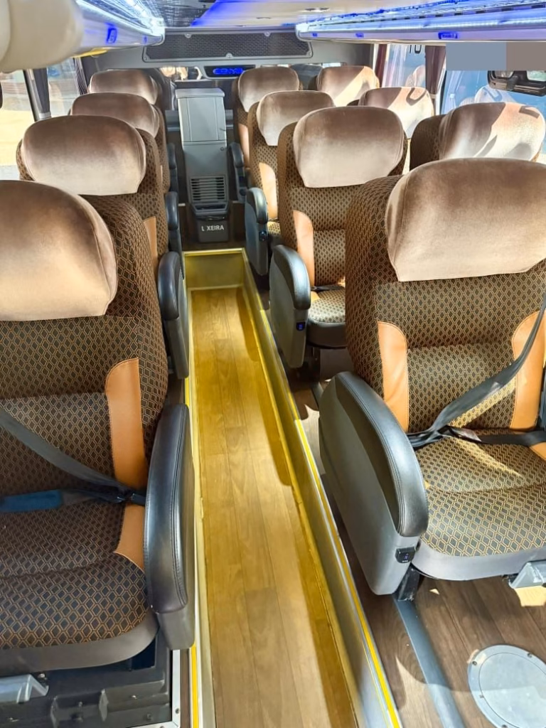 Comil Invictus DD 1800 2022 Volvo B420R Trucado 6×2 JM COD.427