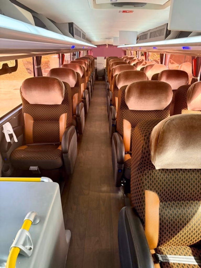 Comil Invictus DD 1800 2022 Volvo B420R Trucado 6×2 JM COD.427