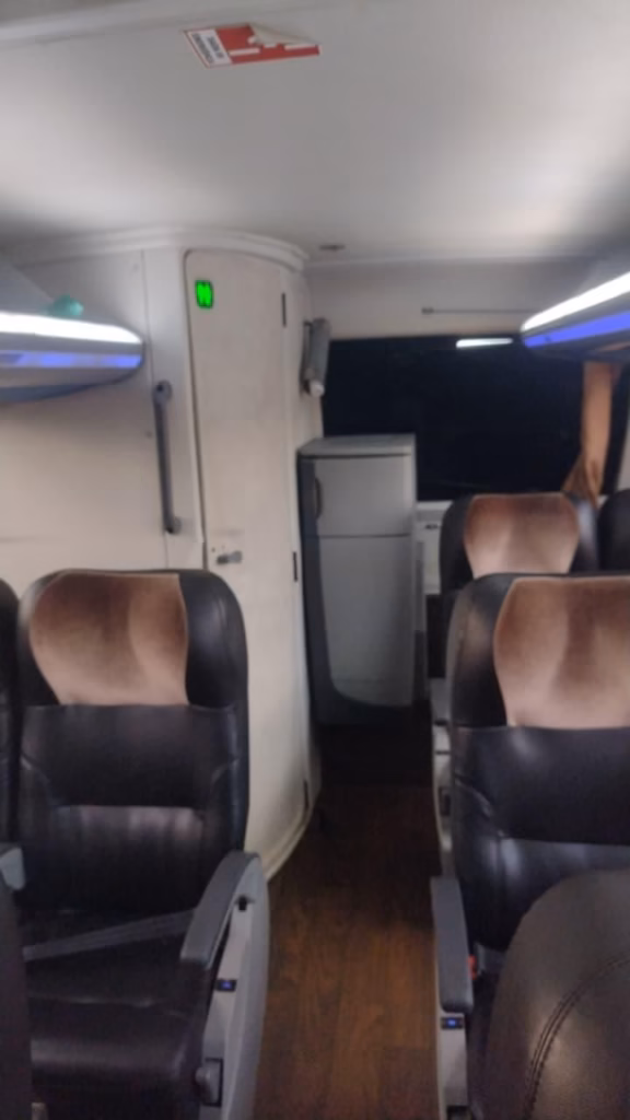 Ônibus Comil Invictus DD 2019 seminovo à venda, código 1493 - foto 05
