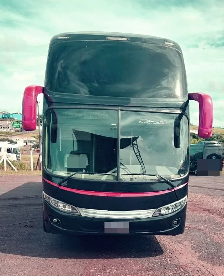 Ônibus Comil Invictus DD HD Volvo B450R 2017 seminovo à venda, código 347 - foto 01