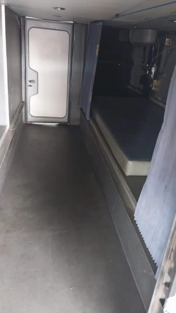 Ônibus Comil Invictus DD HD Volvo B450R 2017 seminovo à venda, código 347 - foto 05