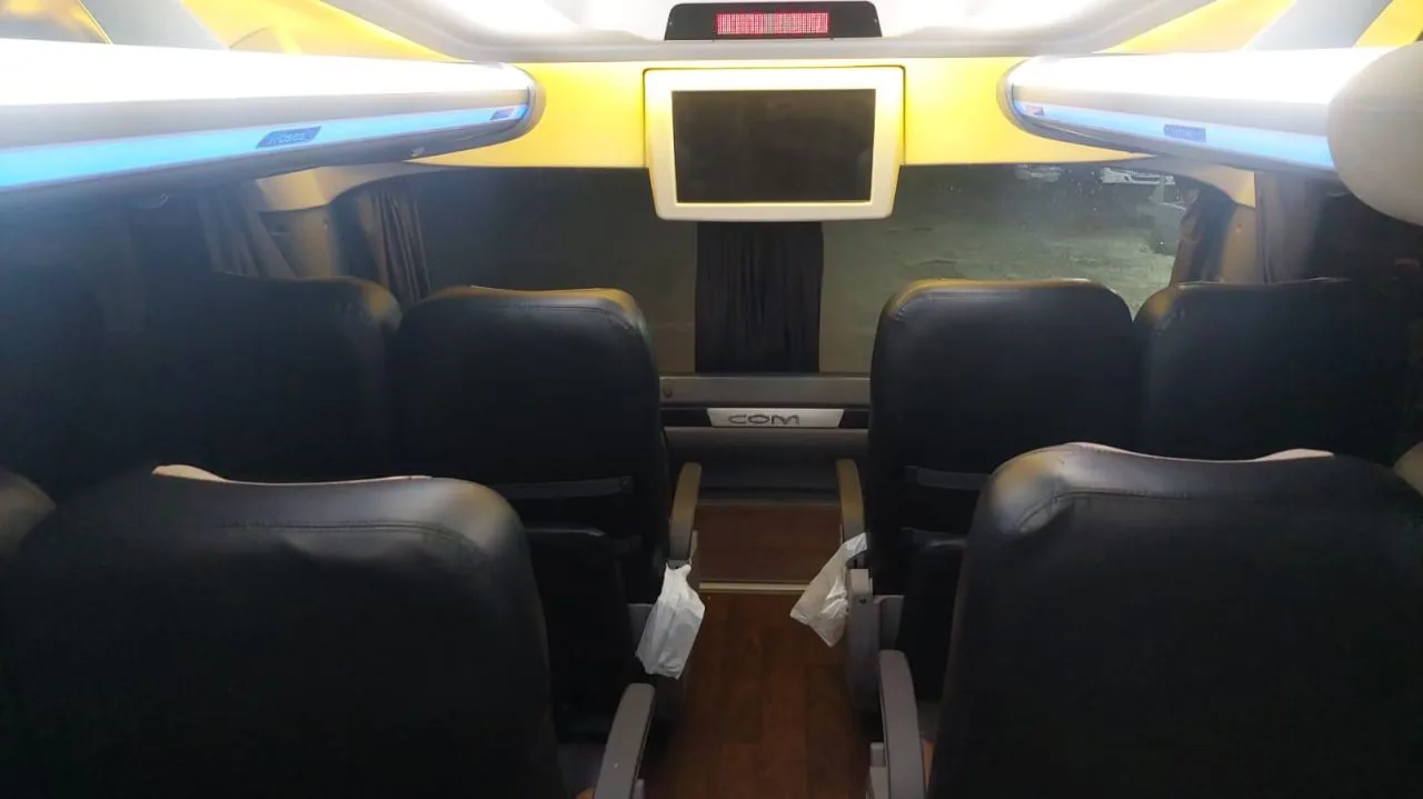 Ônibus COMIL INVICTUS DD M.BENZ 0500 RSD JM 2020 seminovo à venda, código 1080 - foto 12
