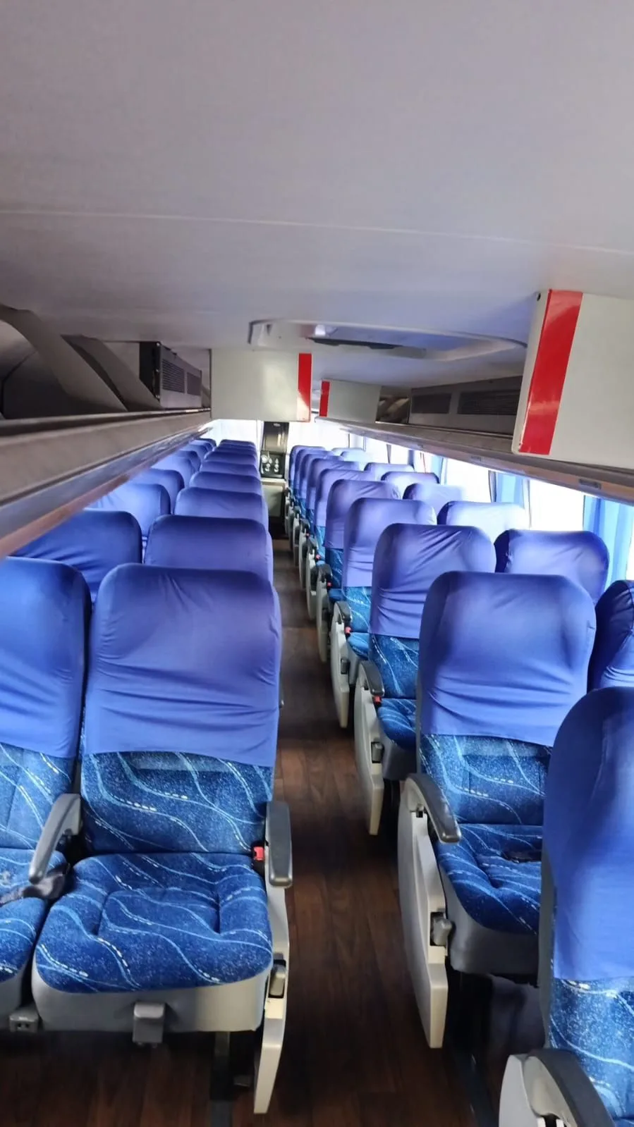 Ônibus Comil Invictus DD Scania 2019 seminovo à venda, código 1641 - foto 08