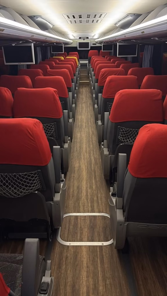 Ônibus COMIL INVICTUS LD HD SCANIA K 400 JM 2017 seminovo à venda, código 422 - foto 05