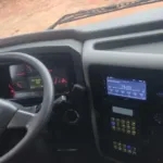 Ônibus Comil Invictus LD Volvo B420R 2018 seminovo à venda, código 1308 - foto 04