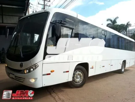 Ônibus Comil Versatile VW 17.230 2022 seminovo à venda, código 203 - foto 01