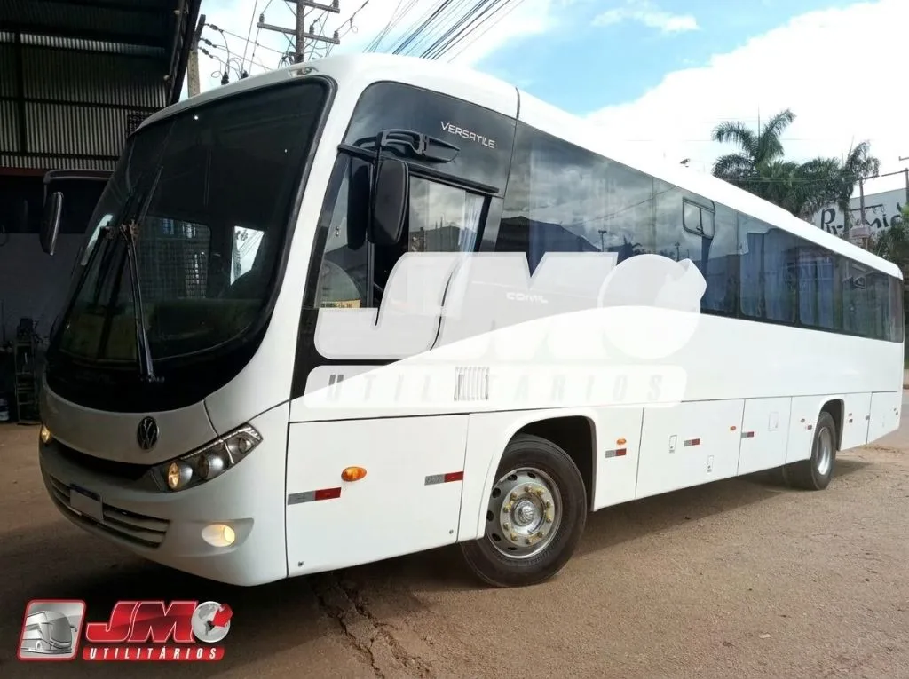 Ônibus Comil Versatile VW 17.230 2022 seminovo à venda, código 203 - foto 01