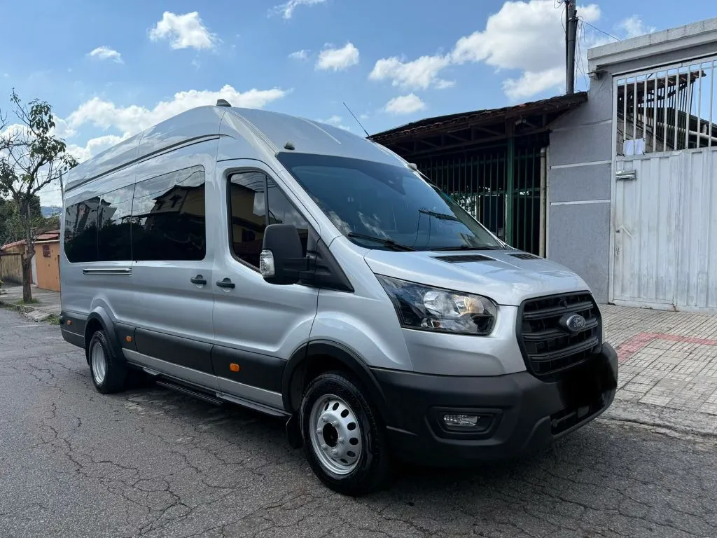 Ônibus Ford Van executiva Transit 2025 seminovo à venda, código 283 - foto 01