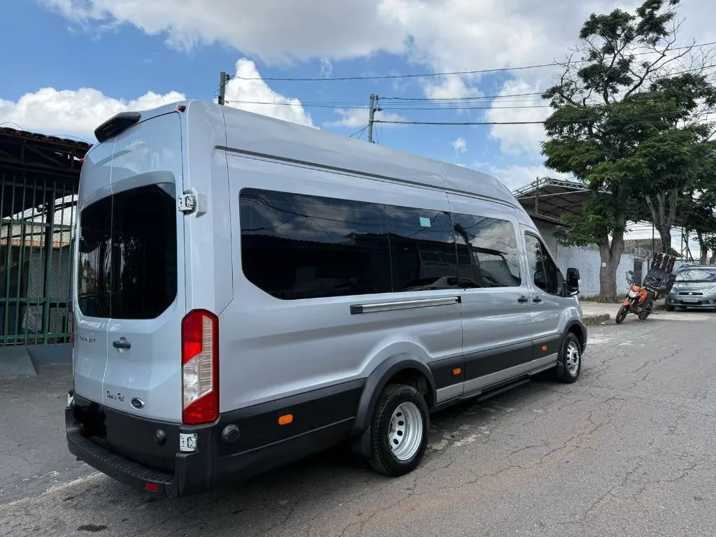 Ônibus Ford Van executiva Transit 2025 seminovo à venda, código 283 - foto 04