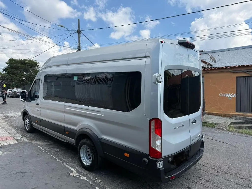 Ônibus Ford Van executiva Transit 2025 seminovo à venda, código 283 - foto 05