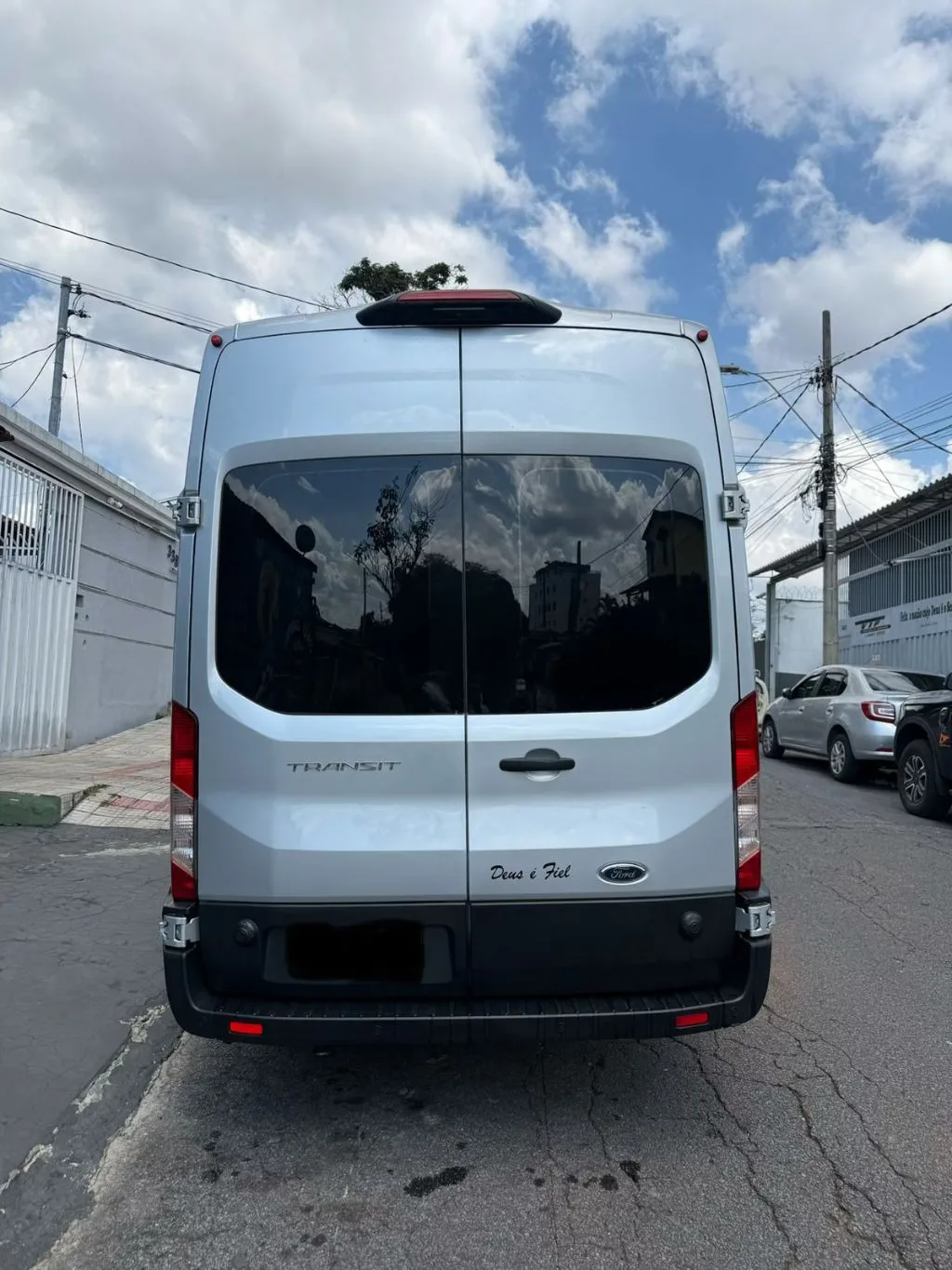 Ônibus Ford Van executiva Transit 2025 seminovo à venda, código 283 - foto 06