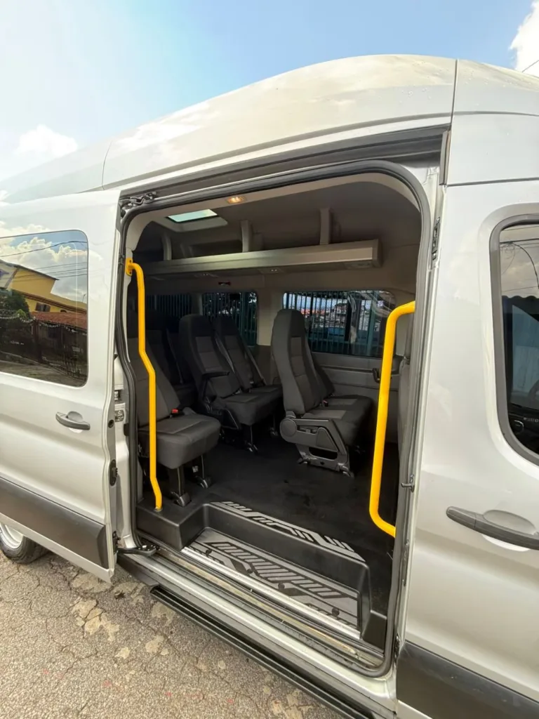 Ônibus Ford Van executiva Transit 2025 seminovo à venda, código 283 - foto 08