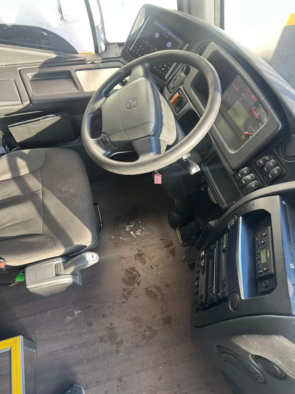 Ônibus Irizar i6S Volvo B340R 2018 seminovo à venda, código 357 - foto 03