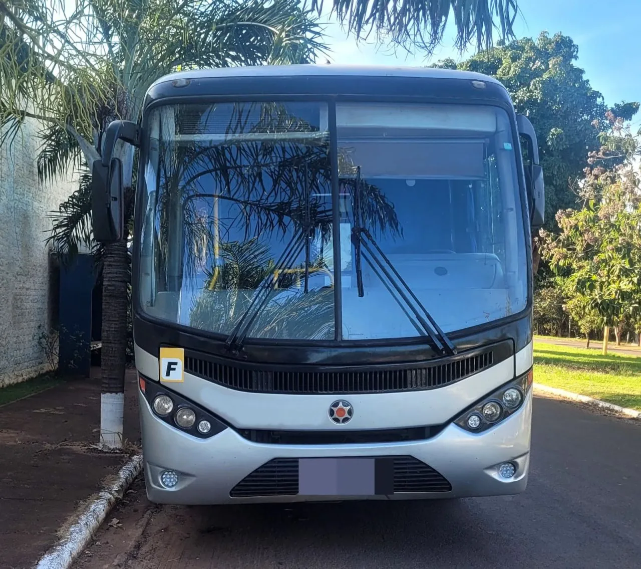 Ônibus MARCOPOLO IDEALE 770 VW 17.230 JM 2013 seminovo à venda, código 390 - foto 01