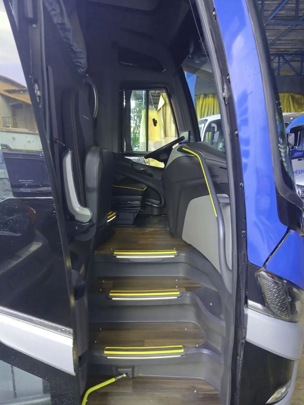 Ônibus Marcopolo Paradiso 1200 G8 O500RS 2023 seminovo à venda, código 1721 - foto 03