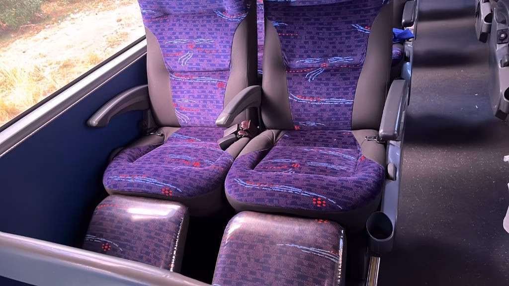 Ônibus Marcopolo Paradiso 1600 LD G7 Volvo B420R 2017 seminovo à venda, código 895 - foto 04