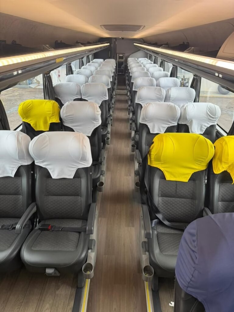 Ônibus Marcopolo Paradiso 1600 LD G8 K400IB 2023 seminovo à venda, código 1627 - foto 06
