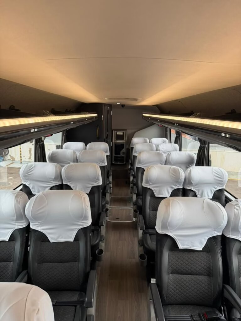 Ônibus Marcopolo Paradiso 1600 LD G8 K400IB 2023 seminovo à venda, código 1627 - foto 09