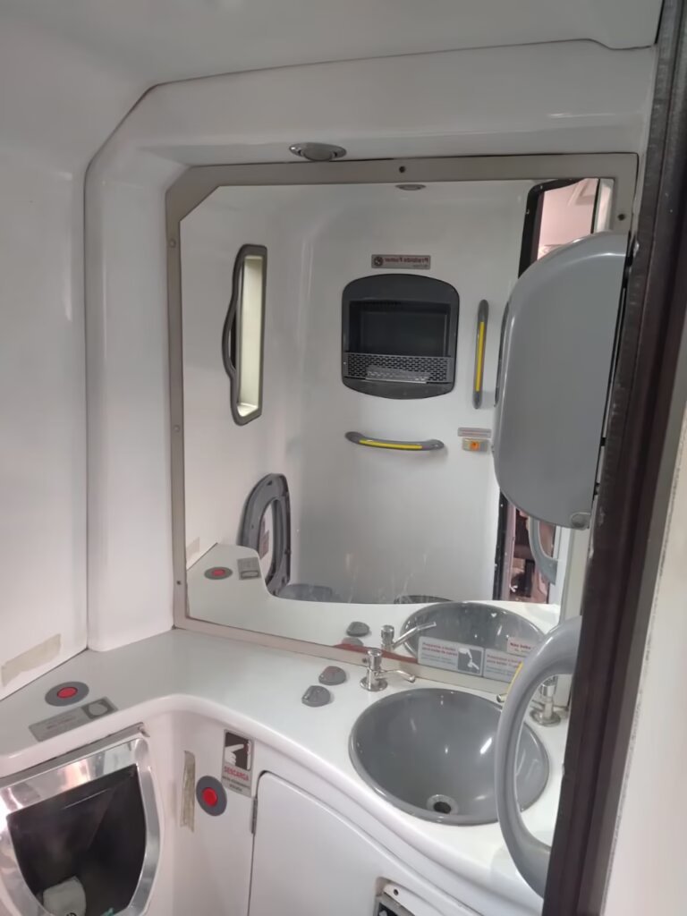 Ônibus Marcopolo Paradiso LD 1600 G7 Scania K400IB 2019 seminovo à venda, código 1722 - foto 09
