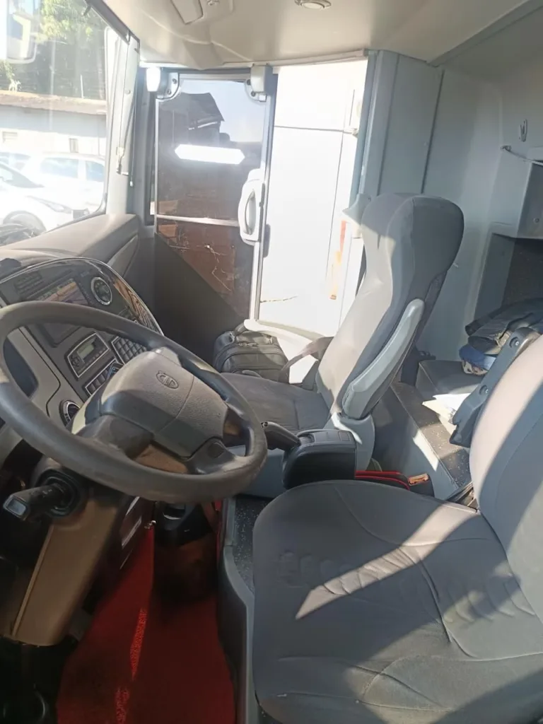 Ônibus Marcopolo Paradiso LD G7 1600 Volvo B420R 2014 seminovo à venda, código 1748 - foto 03